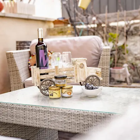 Maison De By Interhome קאסטרי