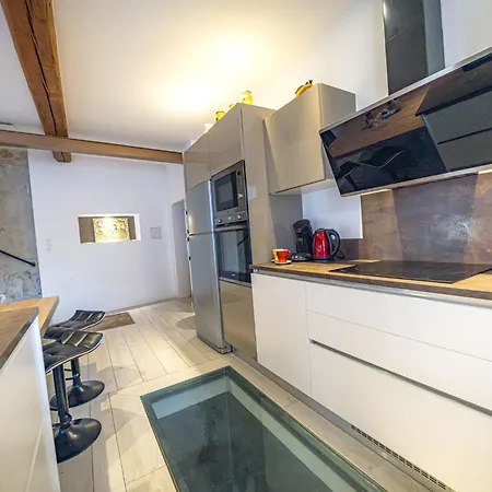 בית נופש Maison De By Interhome קאסטרי